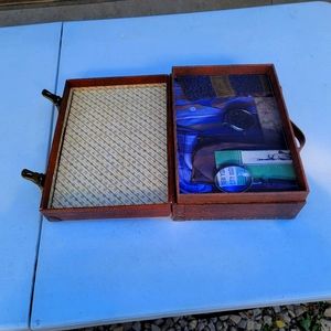 Fantastic Beasts: The Magizoologist's Discovery Case (Kit)